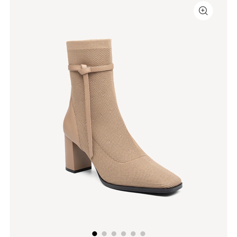 Brand New in Box Cosy Island AmberGlow Ankle Boots in Apricot